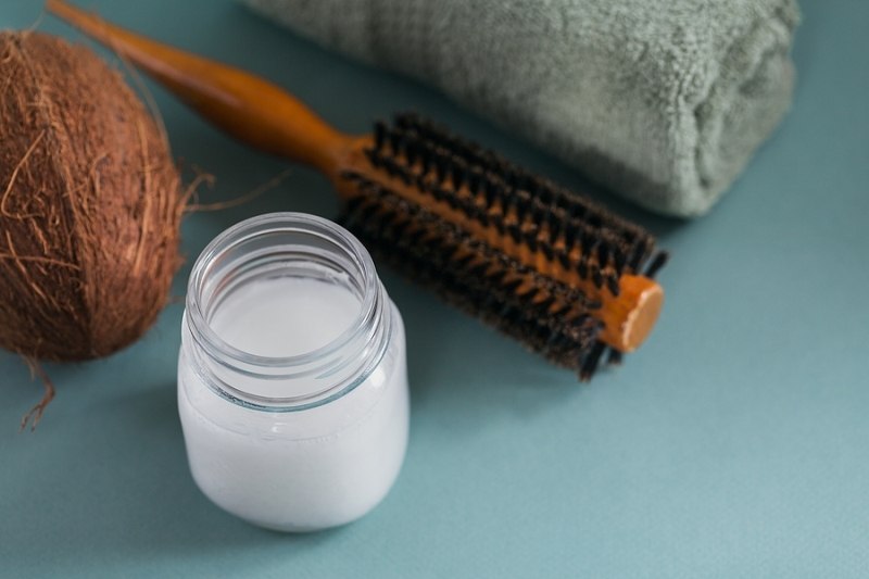 is coconut oil good for lice hair brush