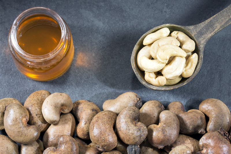 Cashew oil for cooking